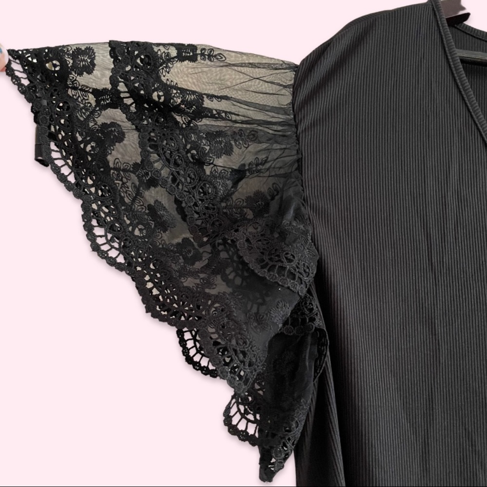 Romantic Ribbed and Ruffled Top - Picture 5 of 9